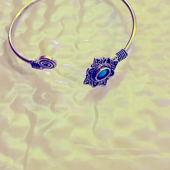 Elegant Gold and Blue Bracelet. Faux gold. Adjustable - Picture 4 of 9